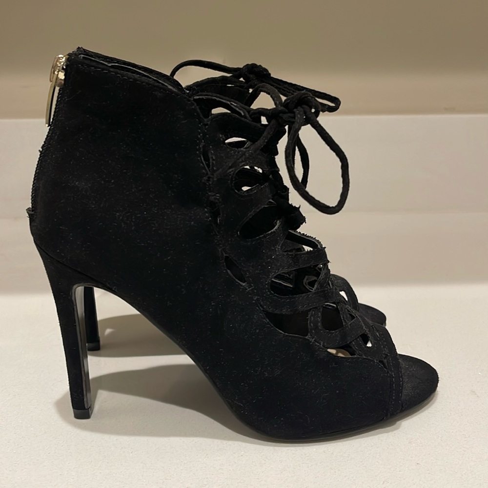 Marc Fisher VEGAN Urbana Faux Suede peep toe Heels s 6
